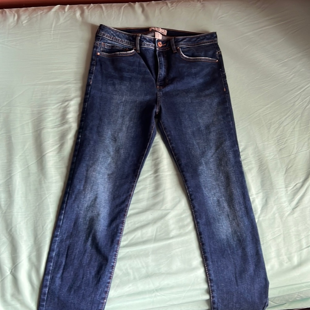 Dark blue push up jeans